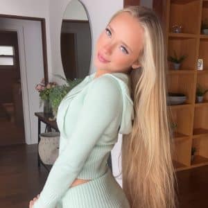 Julia Filippo: A True Face of Online Fame - The Famous Magazine